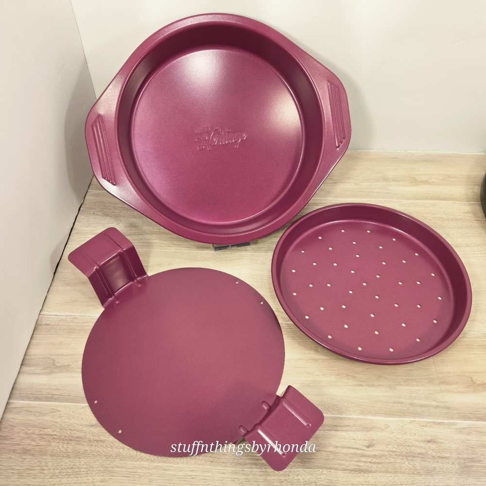 Carla Hall Sweet Heritage Nonstick Pie Dish with Lift-Out Insert Color: Berry